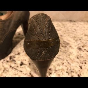 Frye Shoes - Beautiful distressed Frye heels! Great condition! Frye Shoes - Beautiful distressed Frye heels! Great condition!